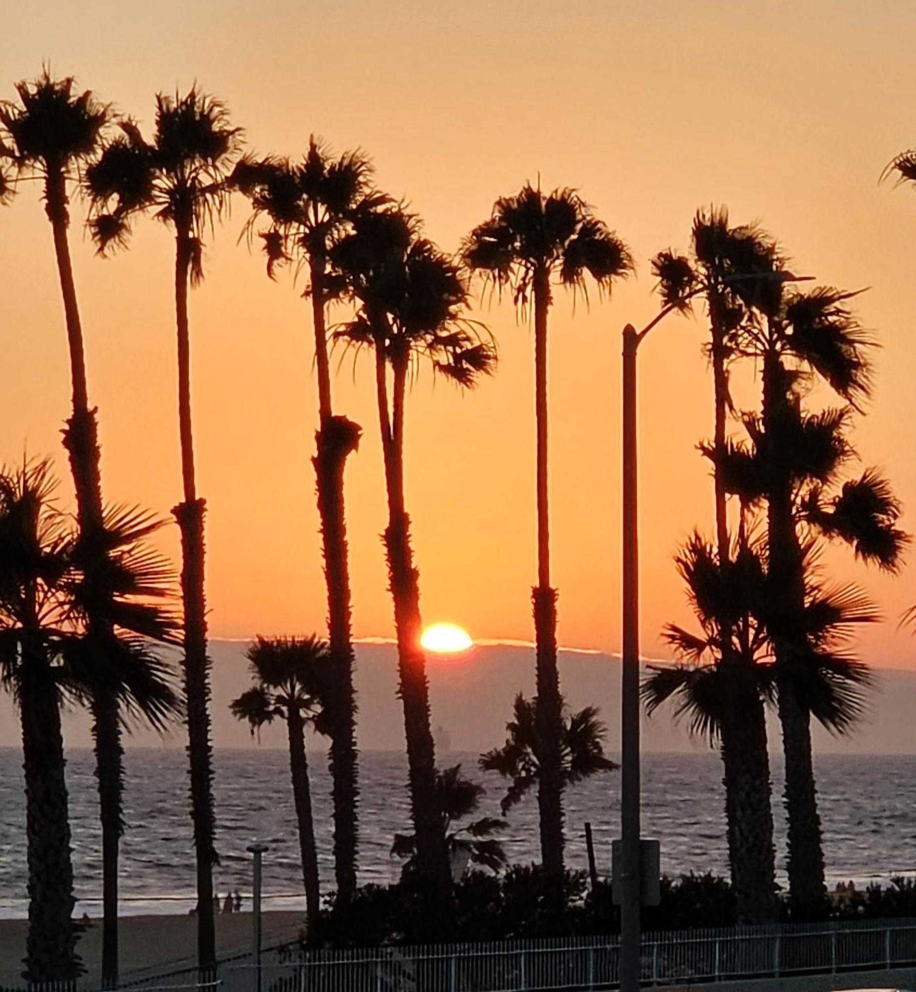 Huntington Surf Inn Хънтингтън Бийч Екстериор снимка